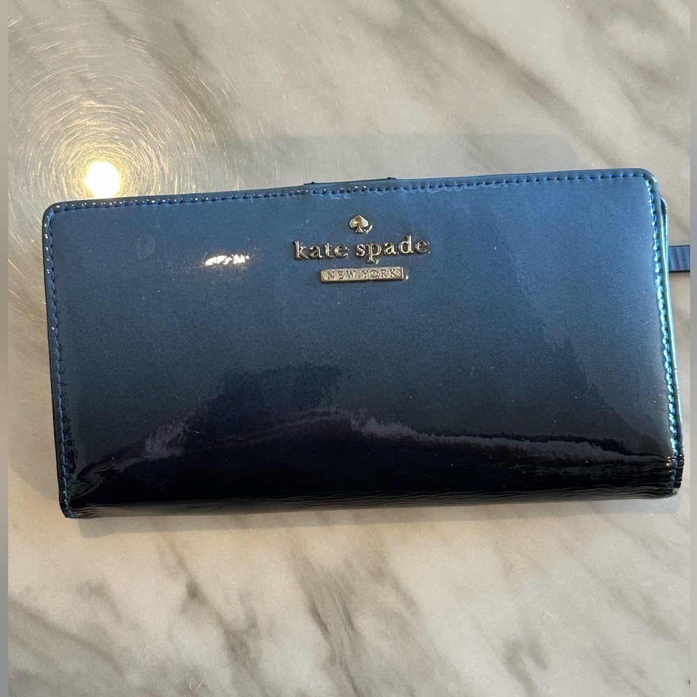 Kate Spade New York Cedar Street Ombré Patent Stacy Wallet GUC